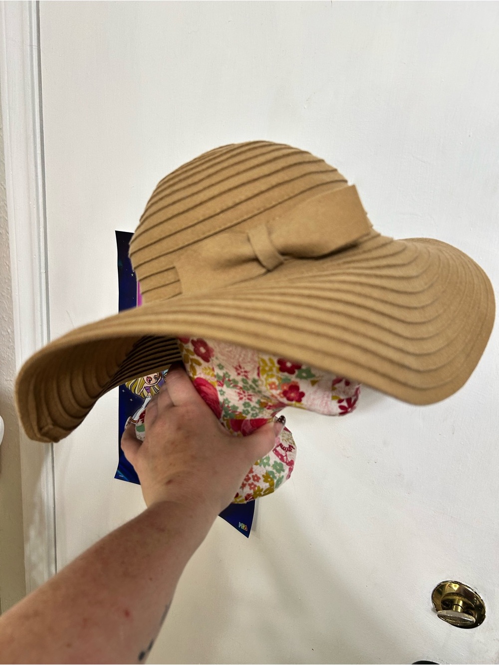 Tarnish Wide-Brim Sun Hat with Bow in Tan